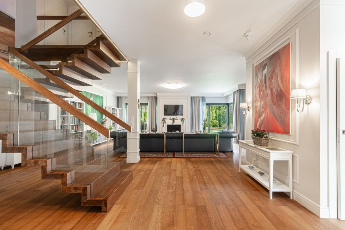 Dom 9 pokojowe na Sprzedaż