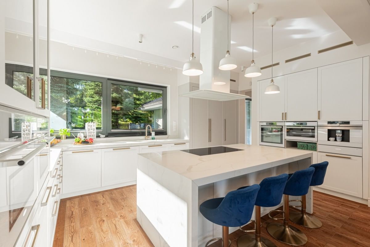 Dom 9 pokojowe na Sprzedaż