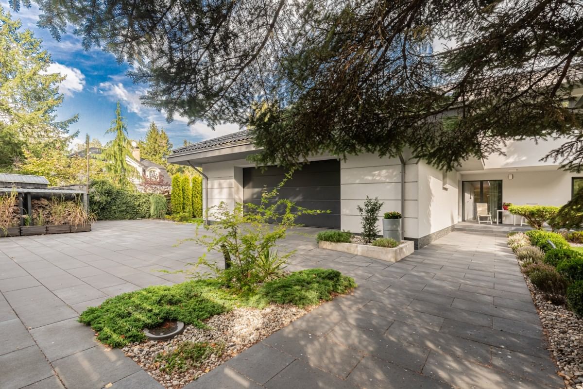 Dom 9 pokojowe na Sprzedaż