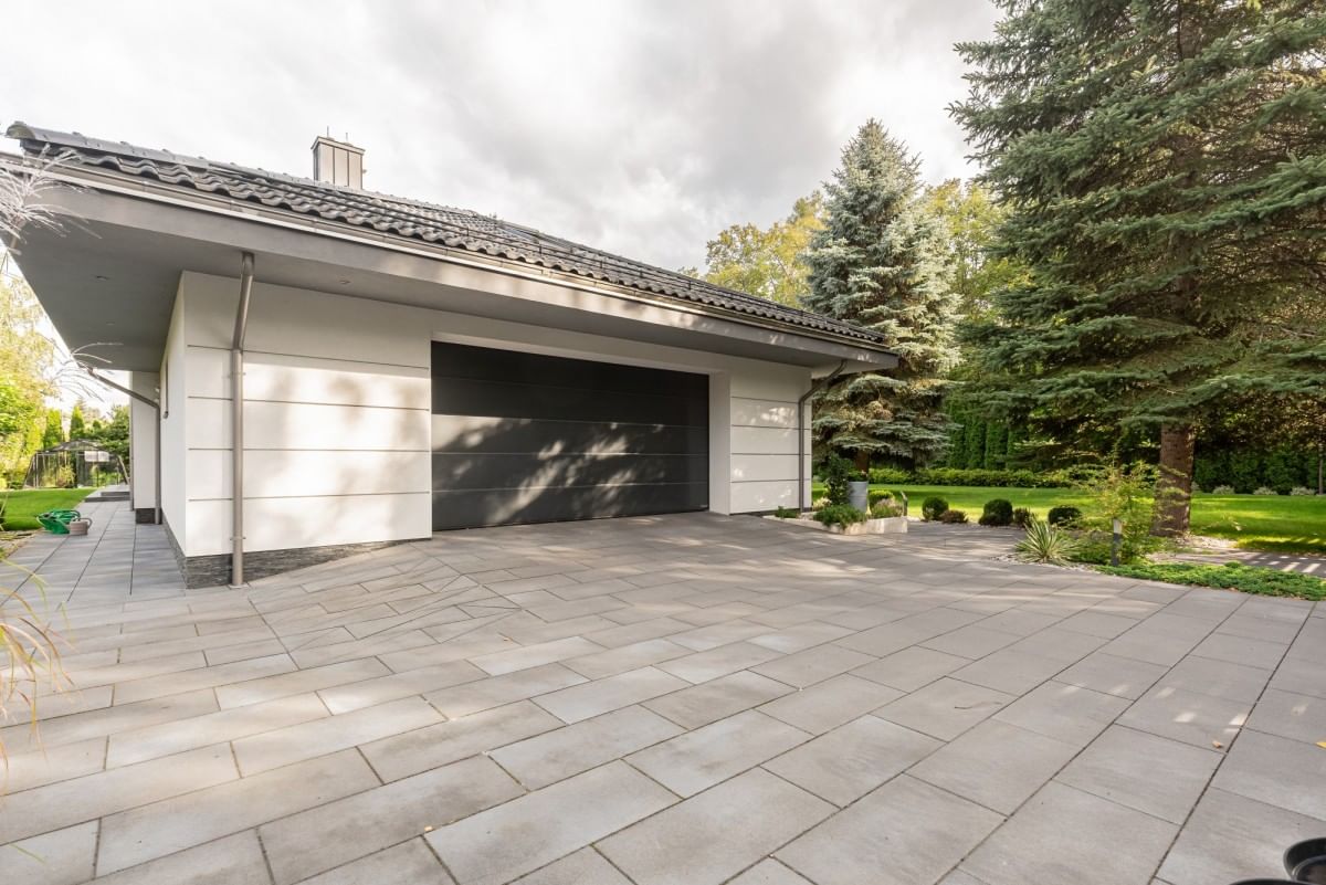 Dom 9 pokojowe na Sprzedaż