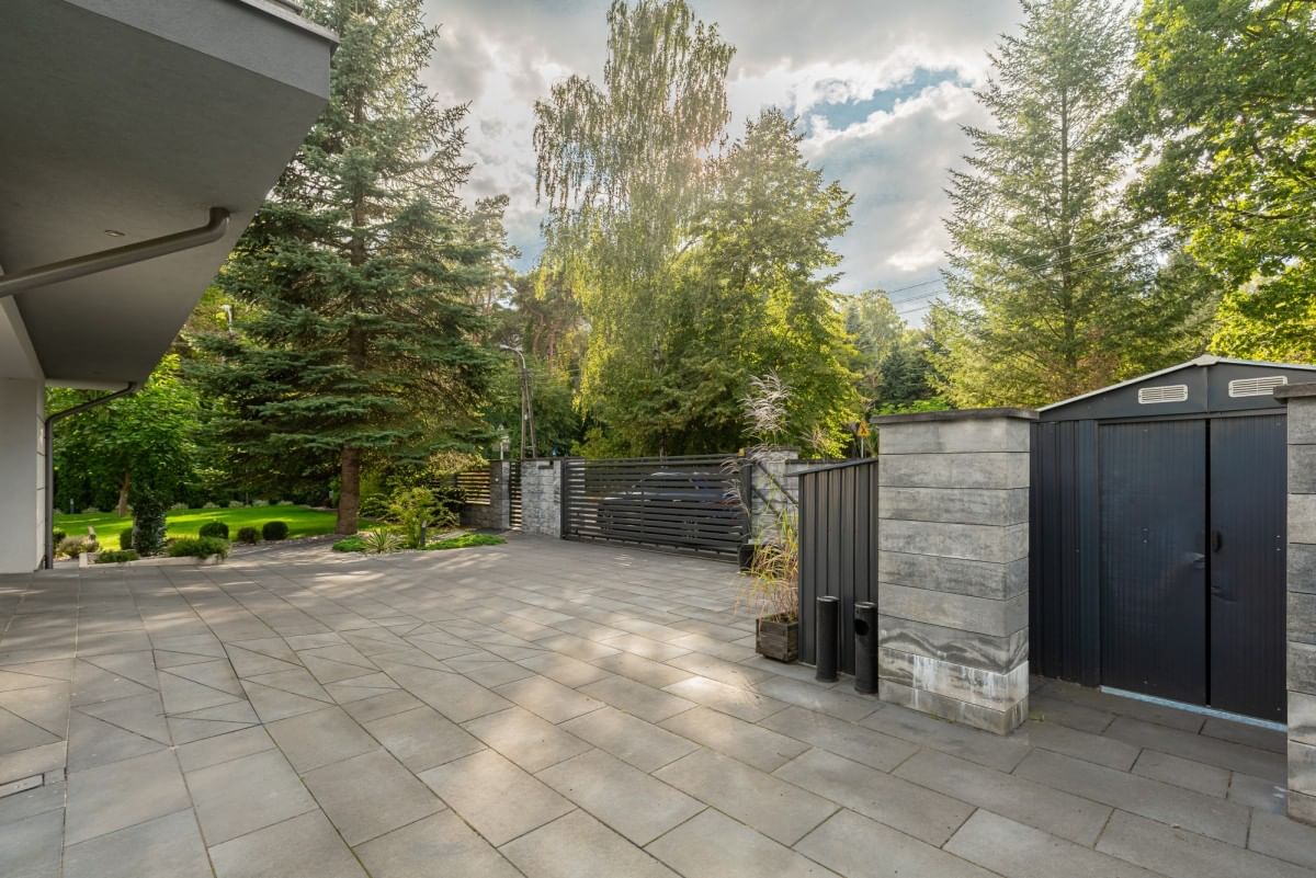 Dom 9 pokojowe na Sprzedaż