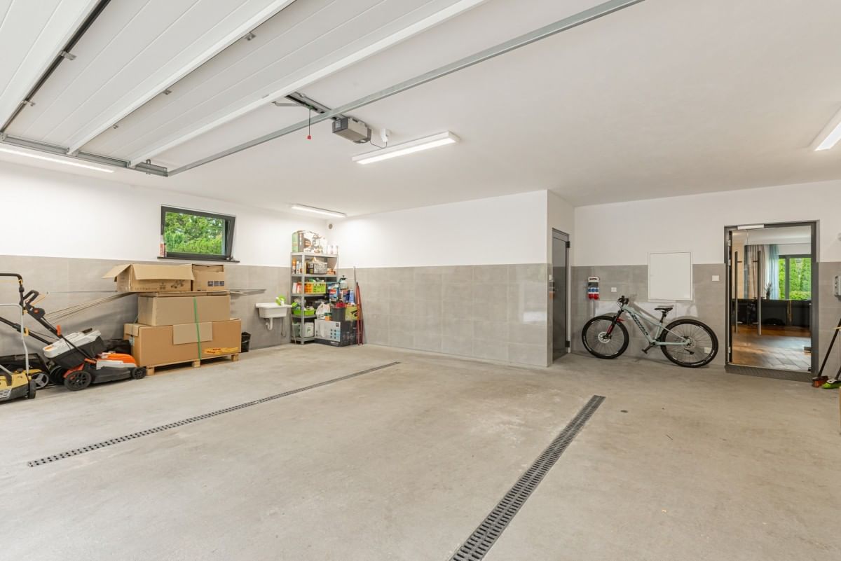 Dom 9 pokojowe na Sprzedaż