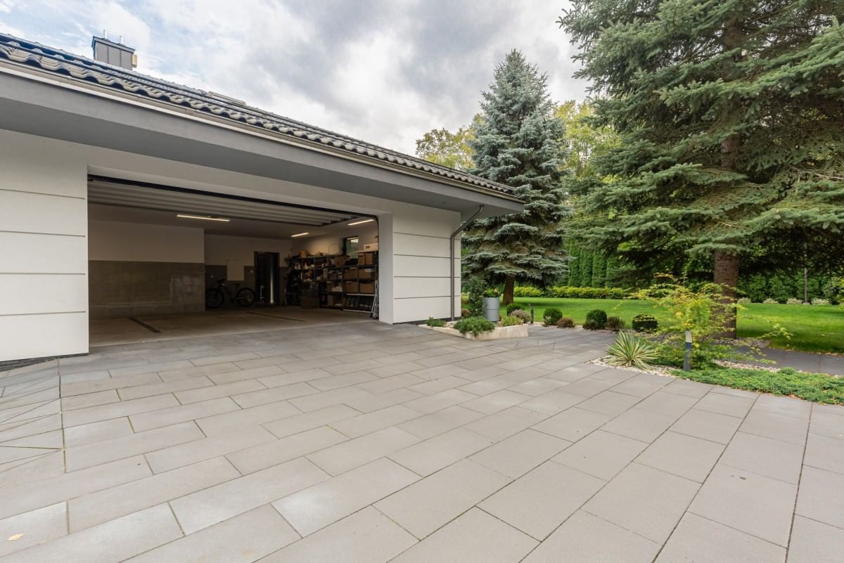 Dom 9 pokojowe na Sprzedaż