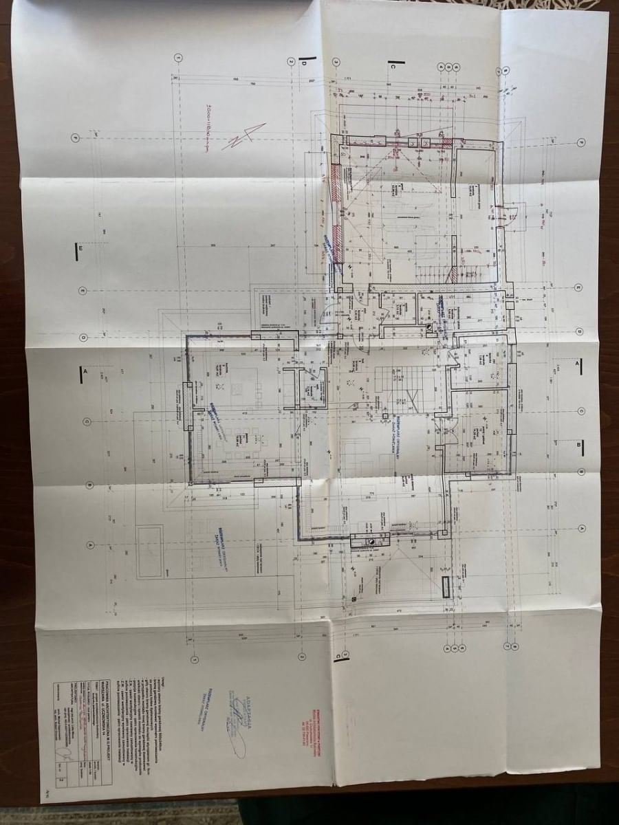 Dom 9 pokojowe na Sprzedaż