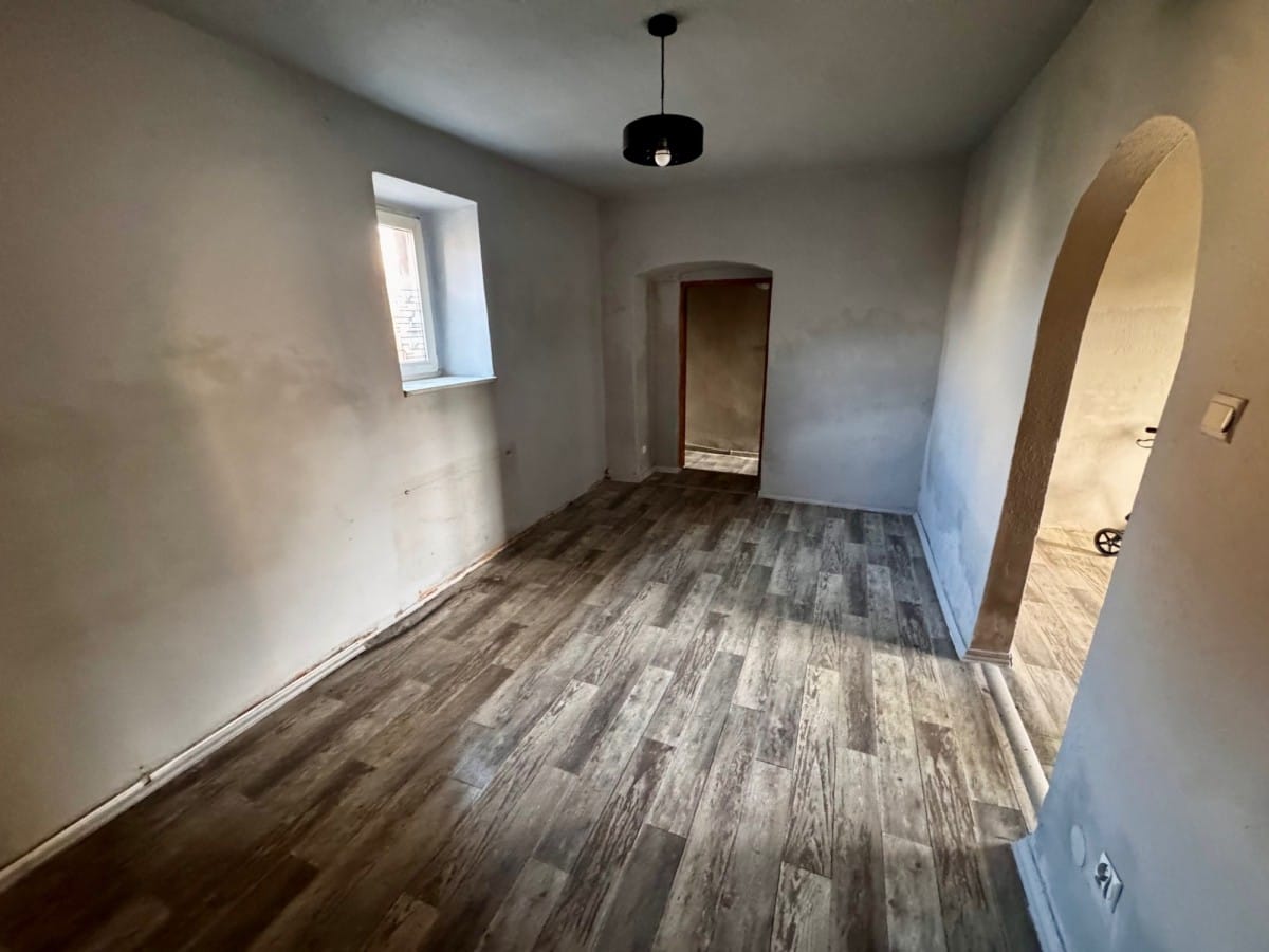 Dom 4 pokojowe na Sprzedaż