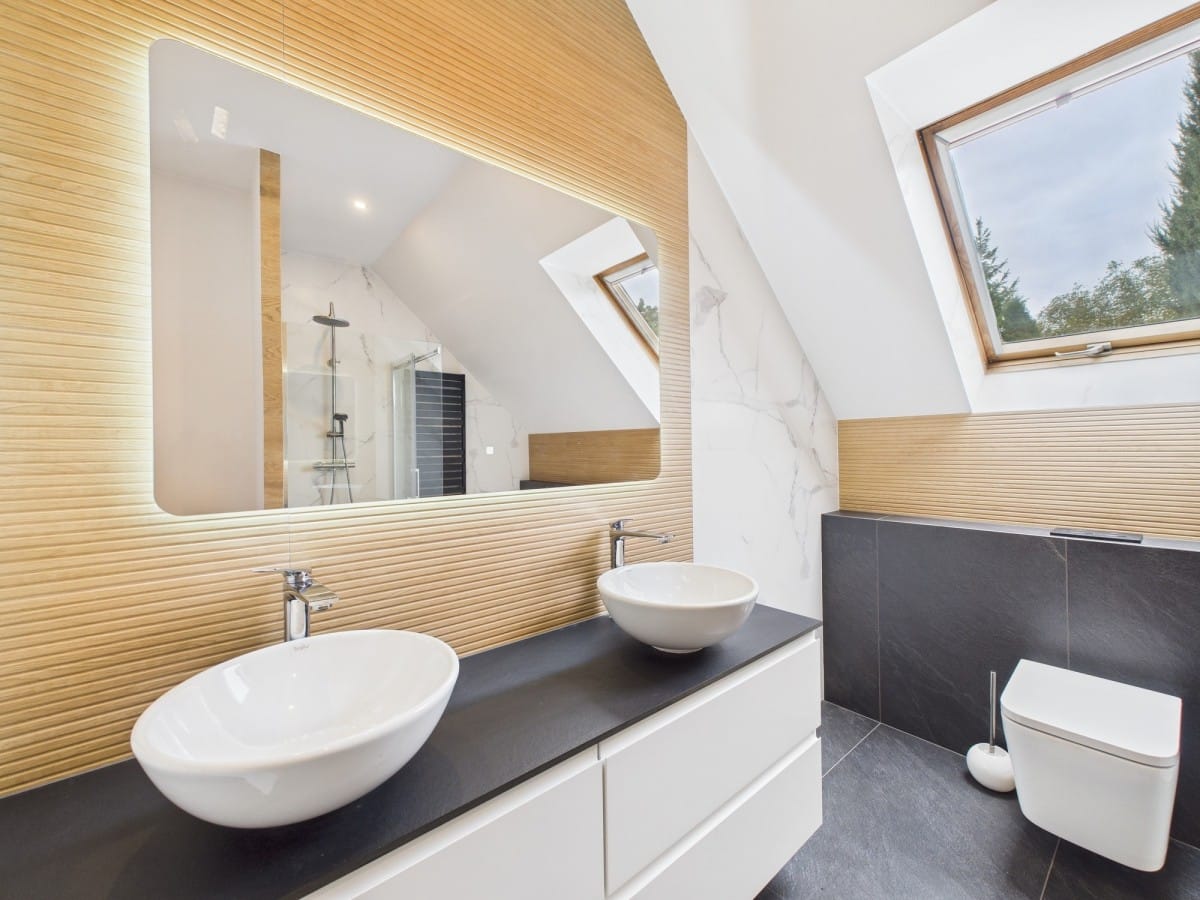 Dom 6 pokojowe na Sprzedaż