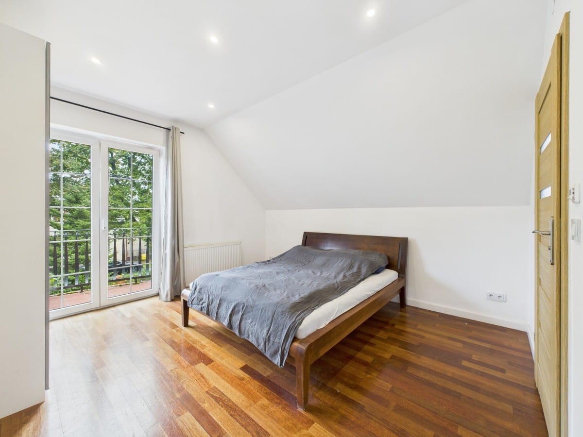 Dom 6 pokojowe na Sprzedaż