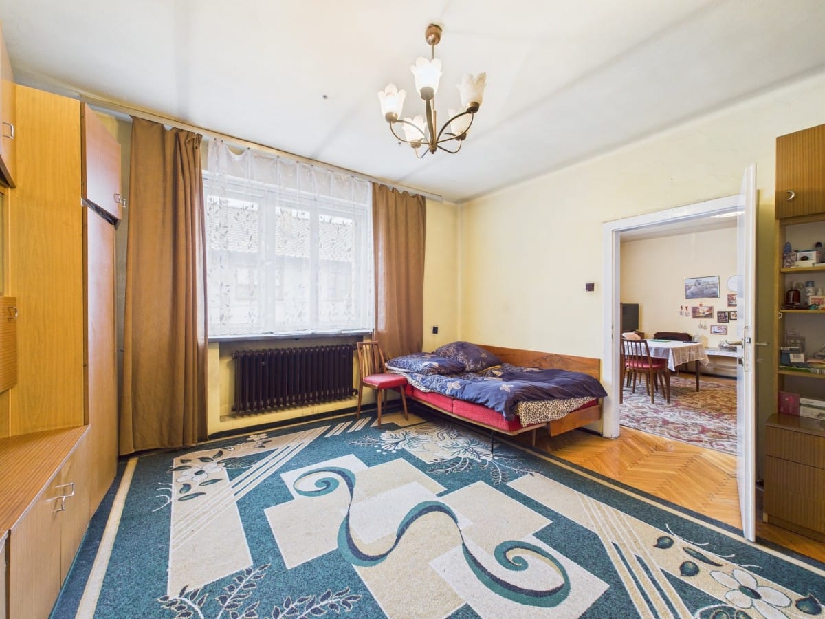 Dom 8 pokojowe na Sprzedaż