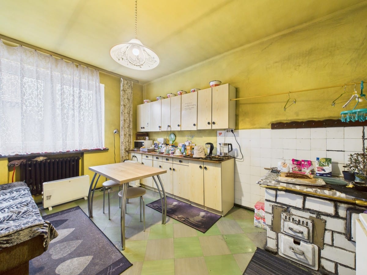 Dom 8 pokojowe na Sprzedaż