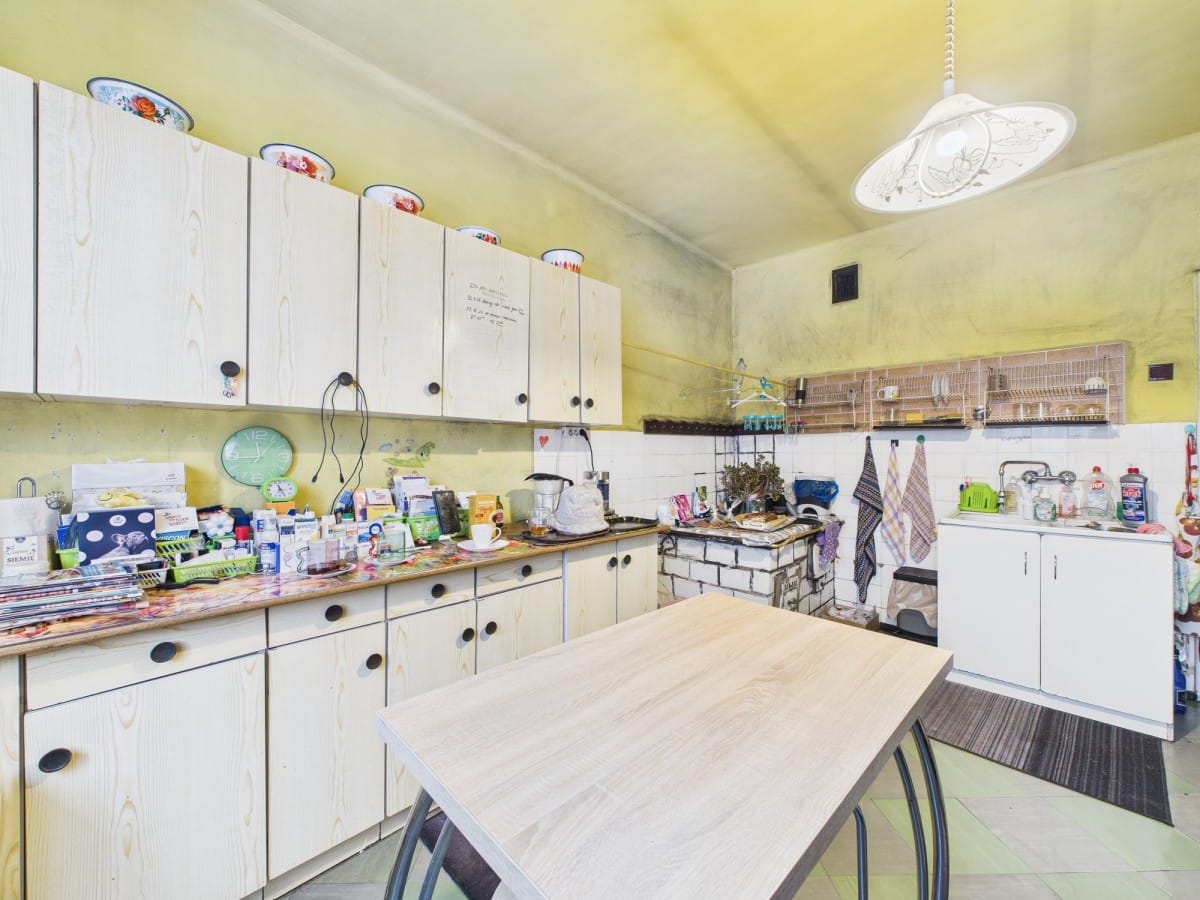 Dom 8 pokojowe na Sprzedaż