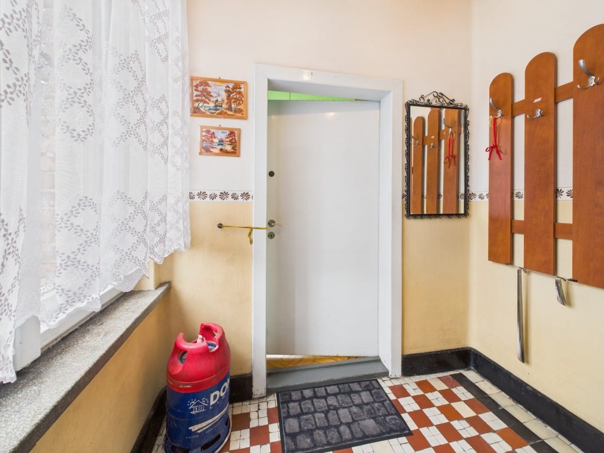 Dom 8 pokojowe na Sprzedaż