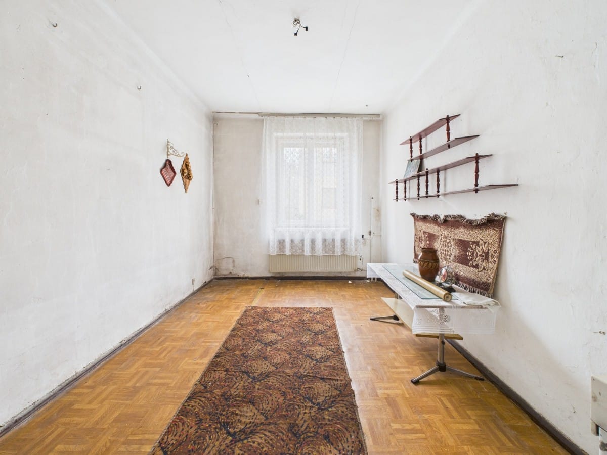 Dom 8 pokojowe na Sprzedaż