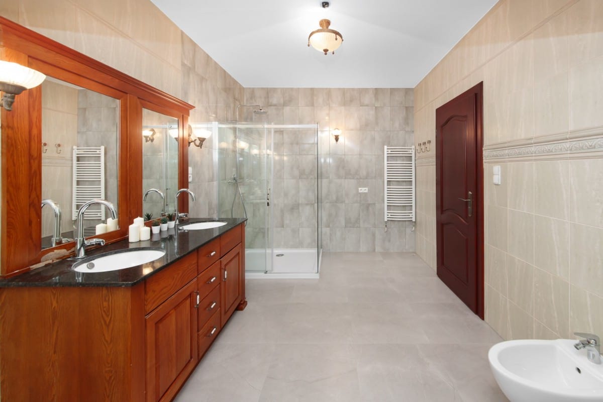 Dom 8 pokojowe na Sprzedaż