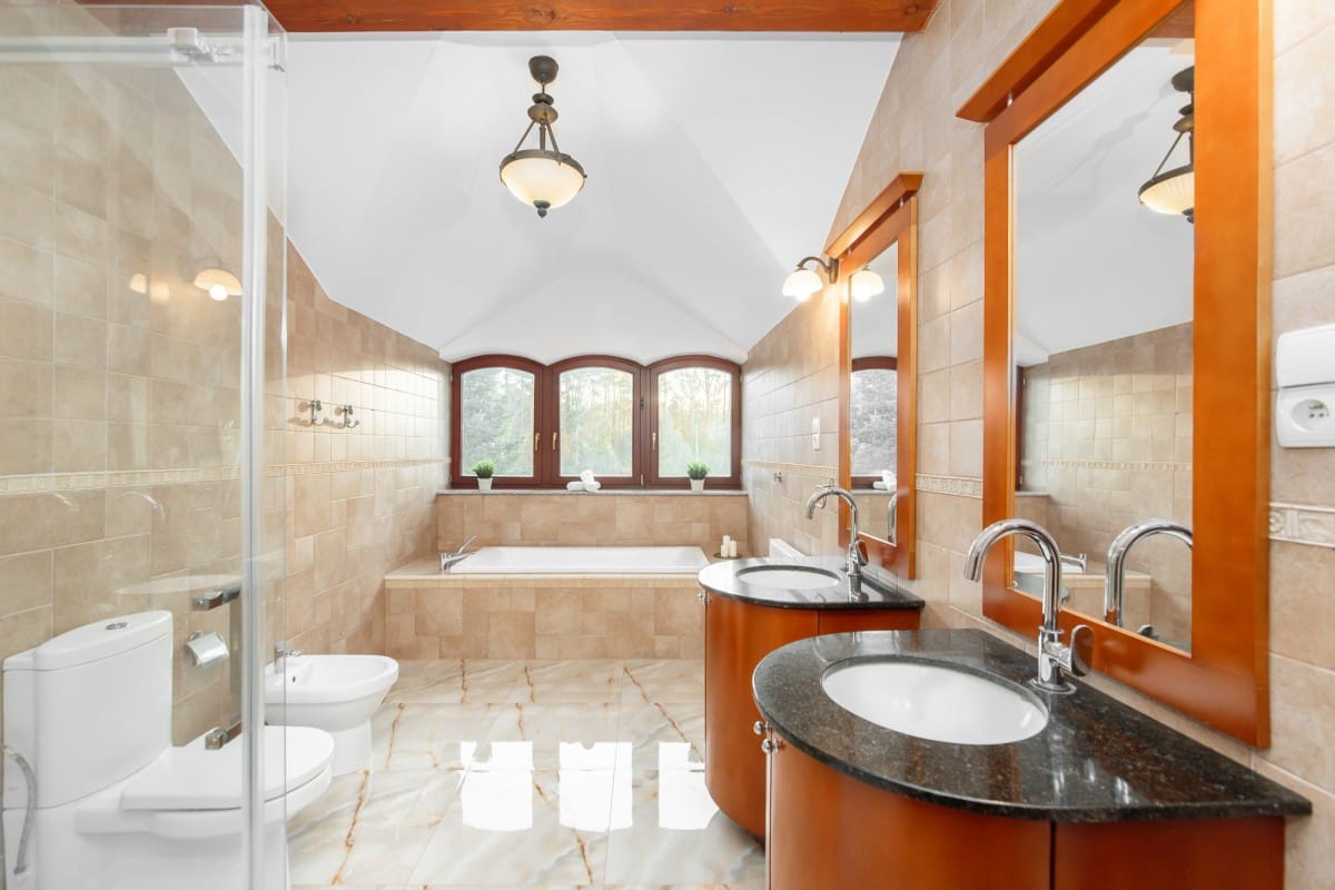 Dom 8 pokojowe na Sprzedaż