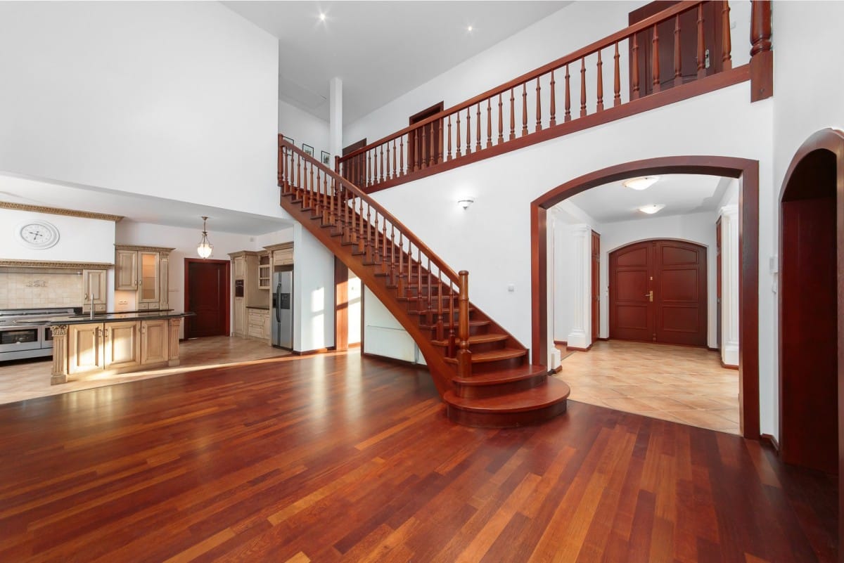 Dom 8 pokojowe na Sprzedaż