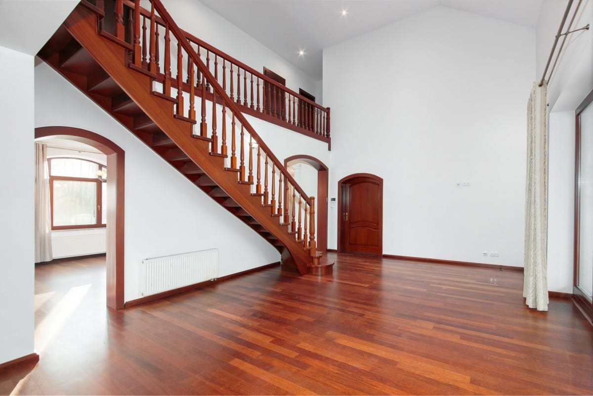 Dom 8 pokojowe na Sprzedaż