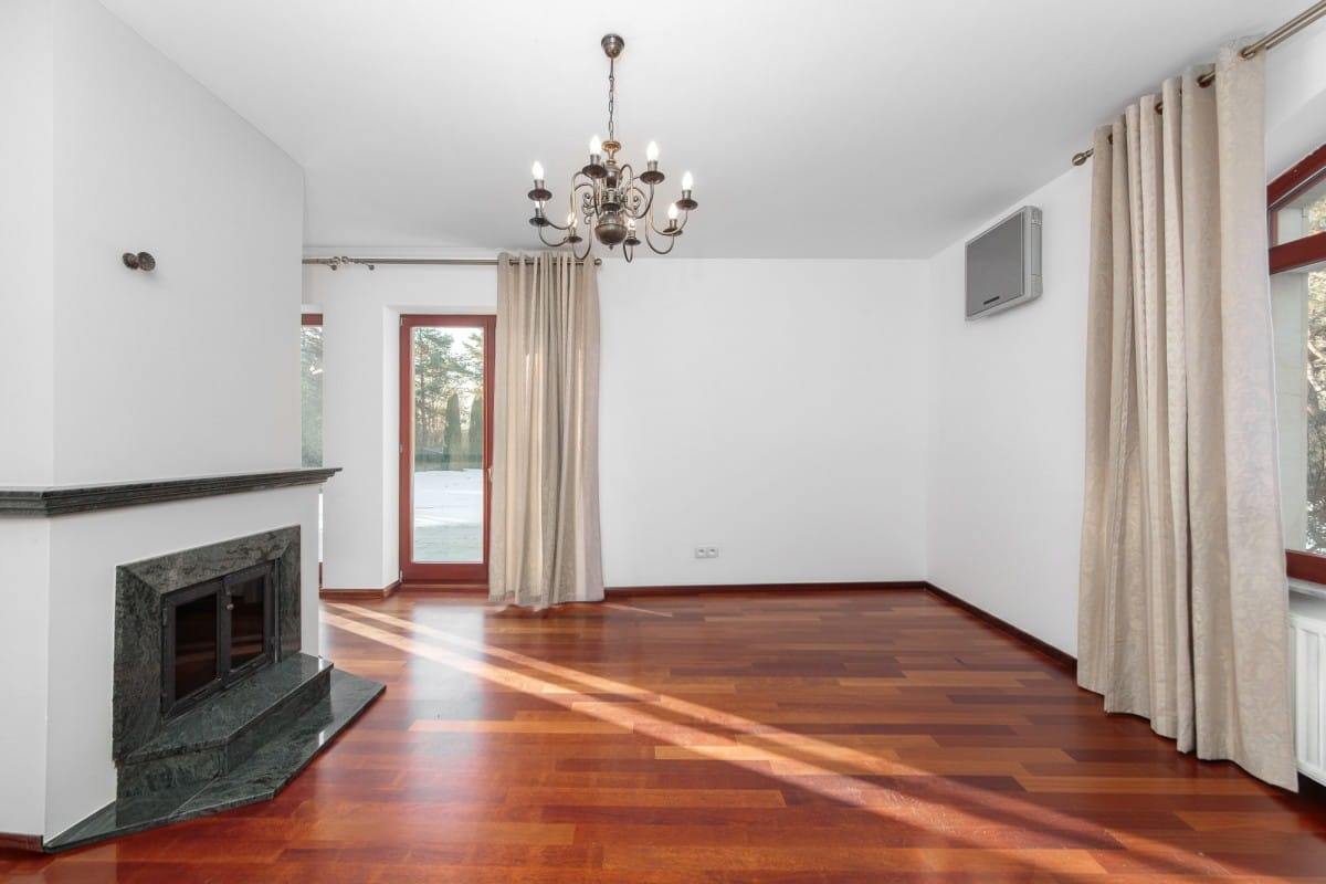 Dom 8 pokojowe na Sprzedaż