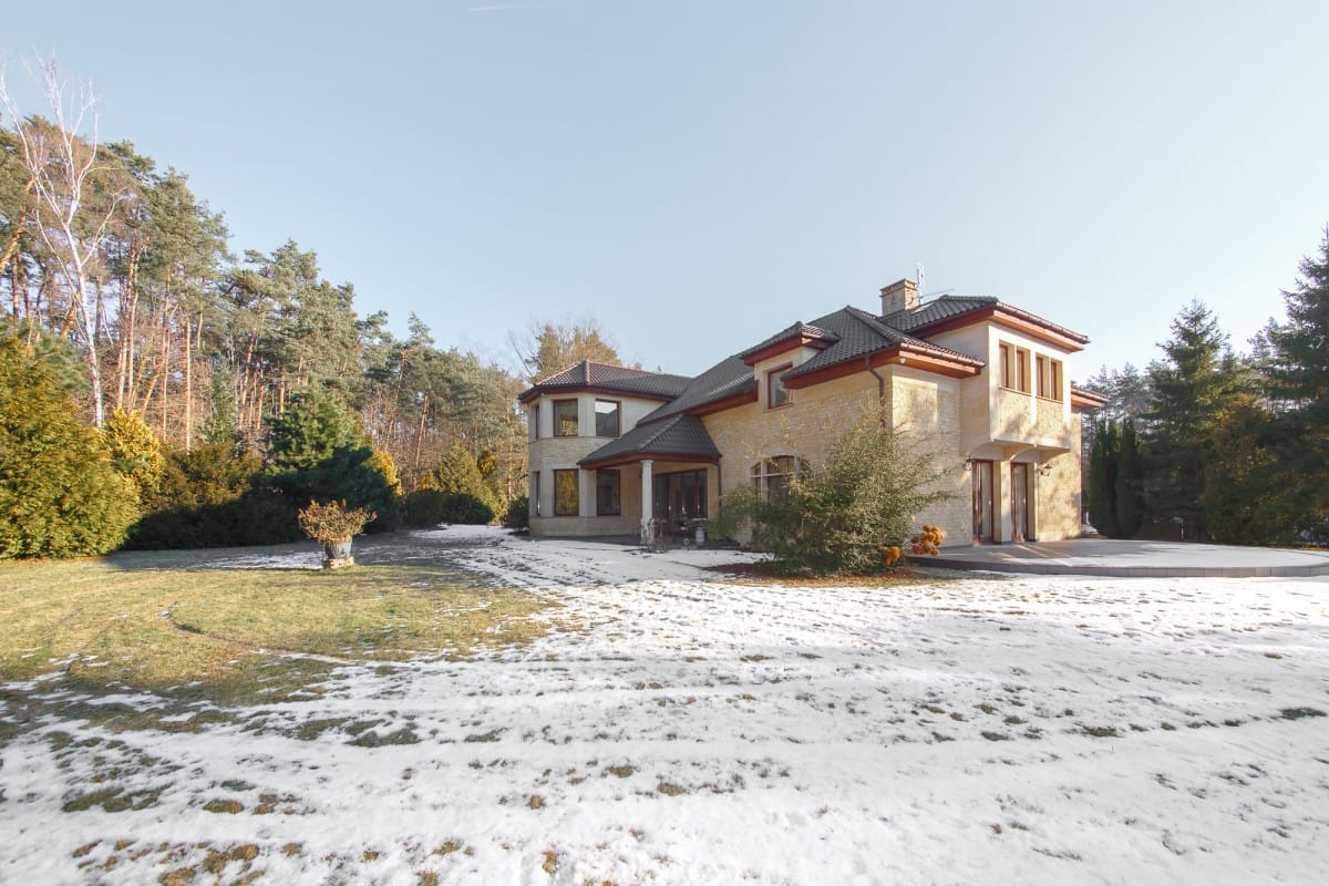 Dom 8 pokojowe na Sprzedaż