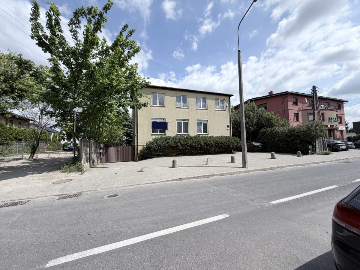 Dom 11 pokojowe na Sprzedaż