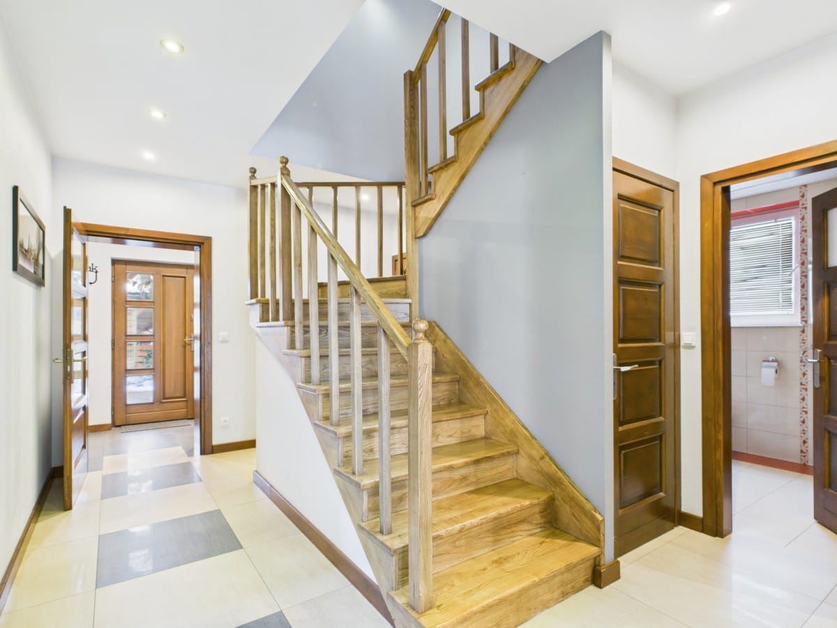 Dom 6 pokojowe na Sprzedaż