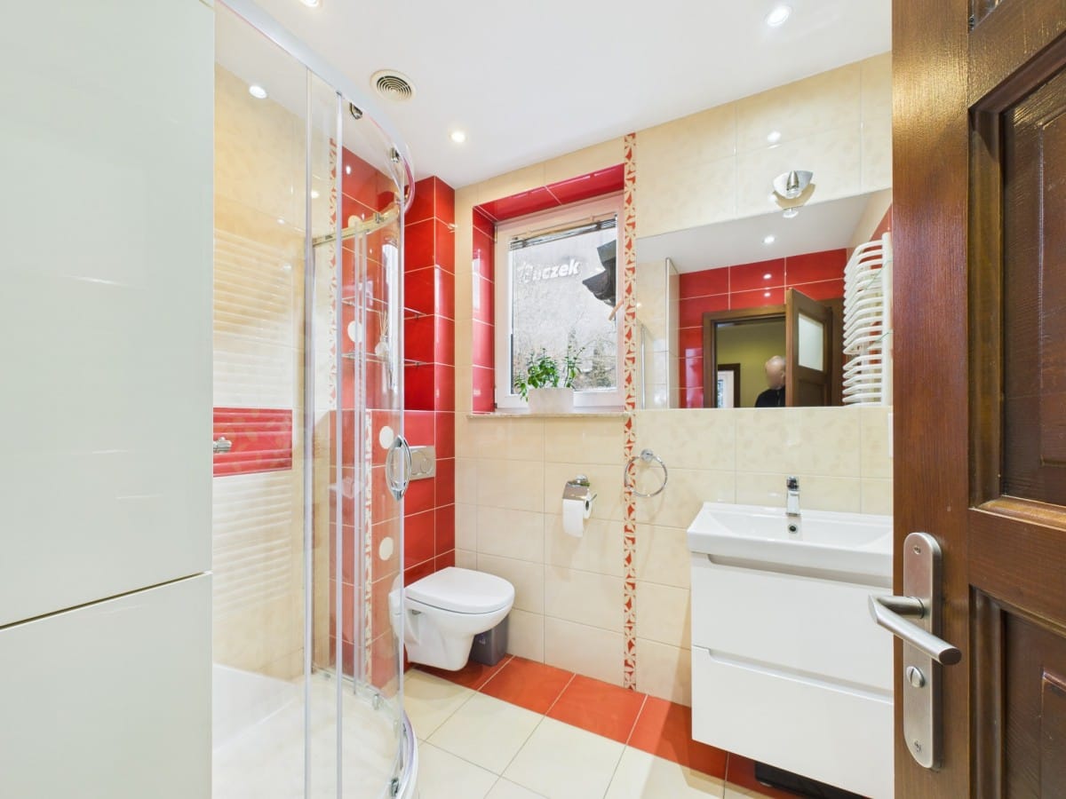 Dom 6 pokojowe na Sprzedaż