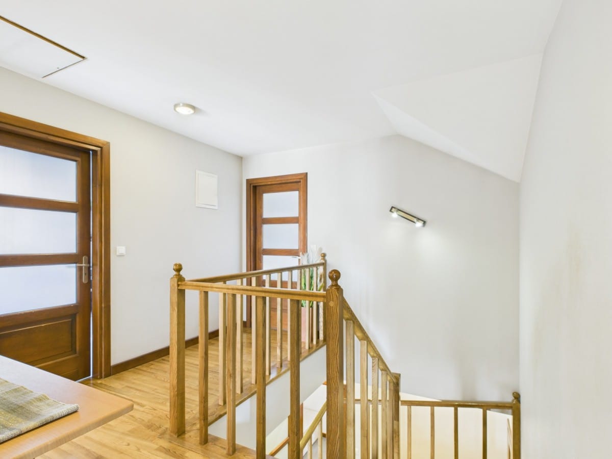 Dom 6 pokojowe na Sprzedaż