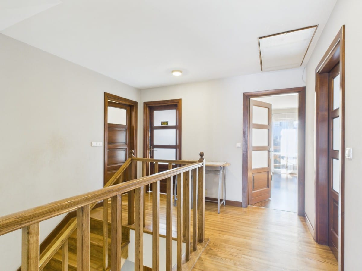 Dom 6 pokojowe na Sprzedaż