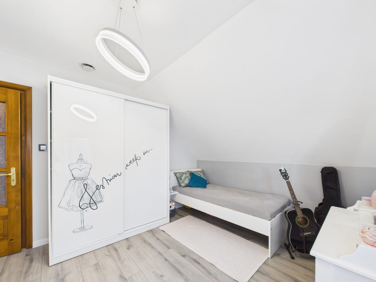 Dom 4 pokojowe na Sprzedaż