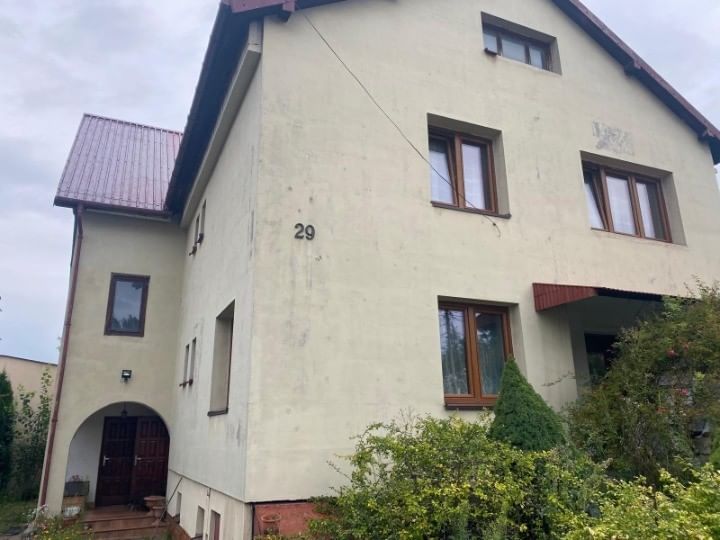 Dom 9 pokojowe na Sprzedaż