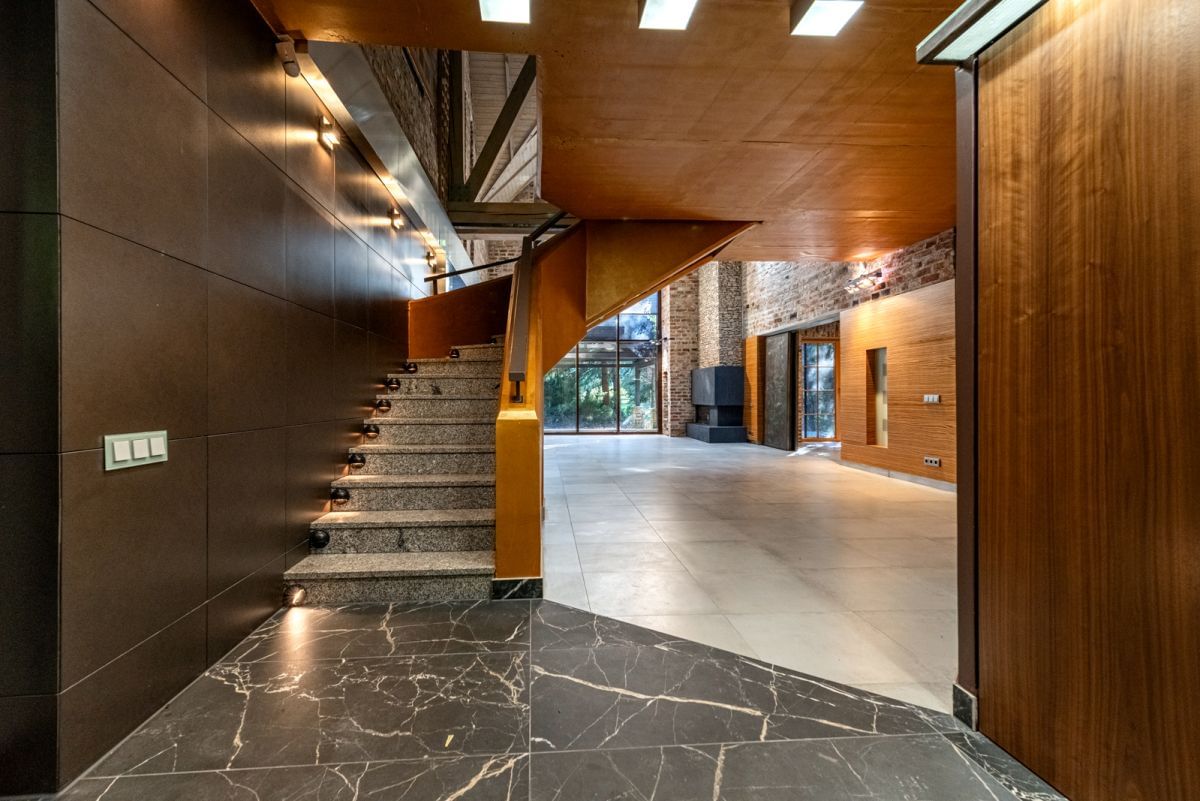 Dom 10 pokojowe na Sprzedaż