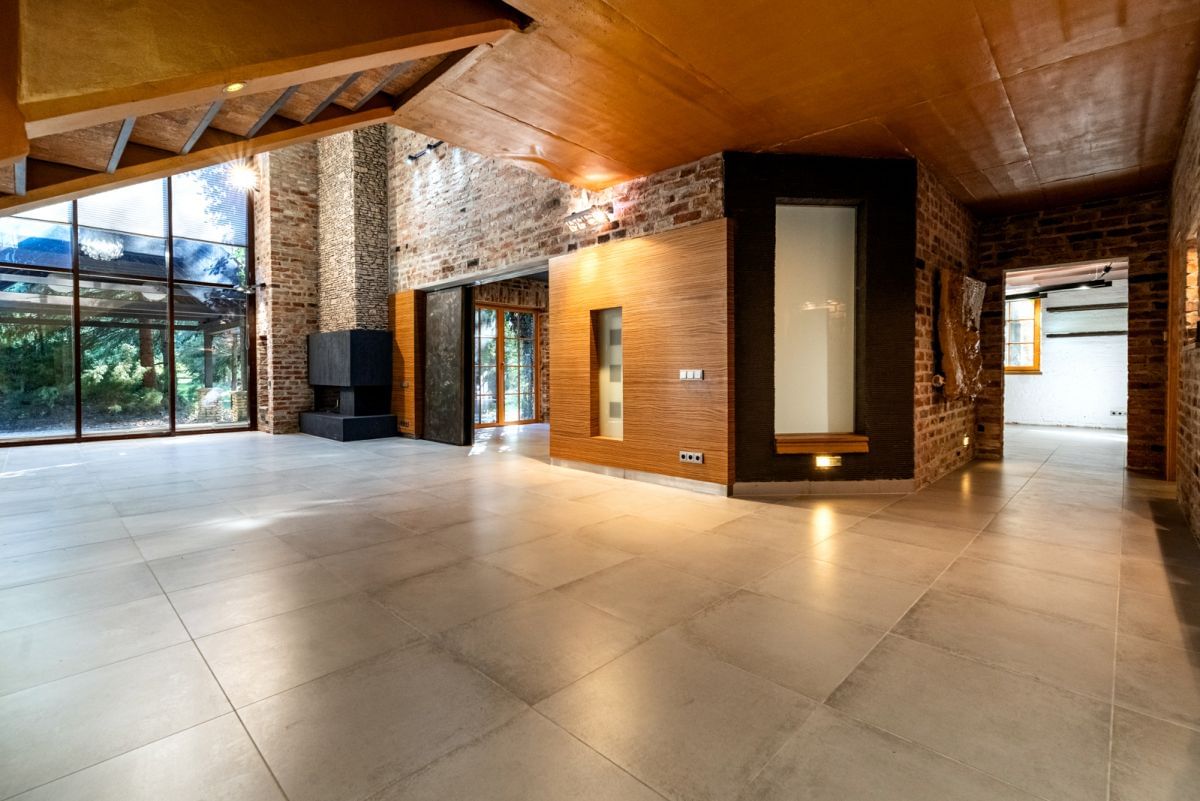 Dom 10 pokojowe na Sprzedaż