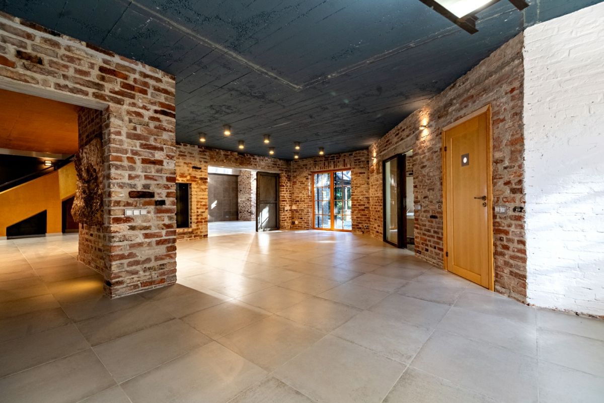 Dom 10 pokojowe na Sprzedaż