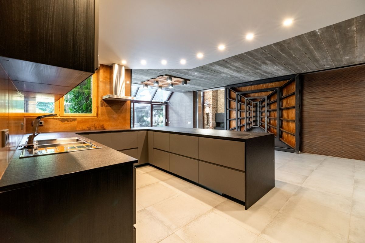 Dom 10 pokojowe na Sprzedaż