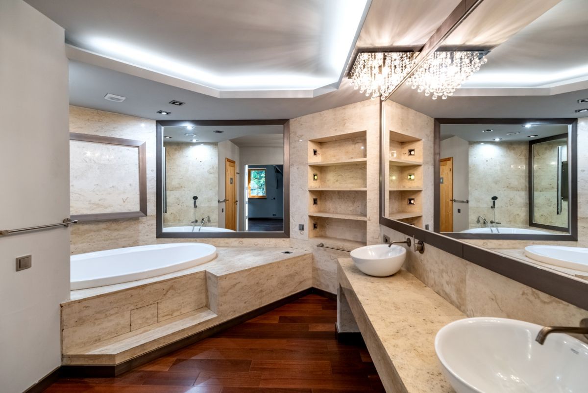 Dom 10 pokojowe na Sprzedaż