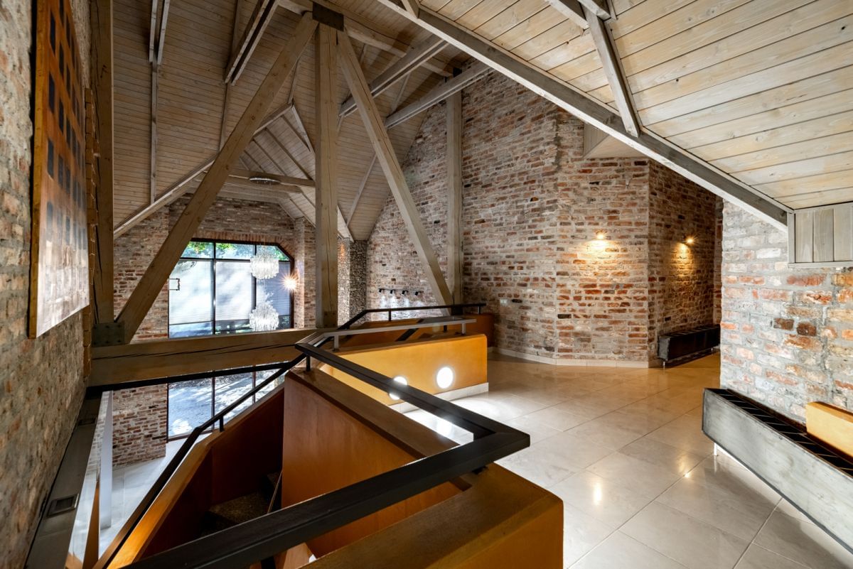 Dom 10 pokojowe na Sprzedaż