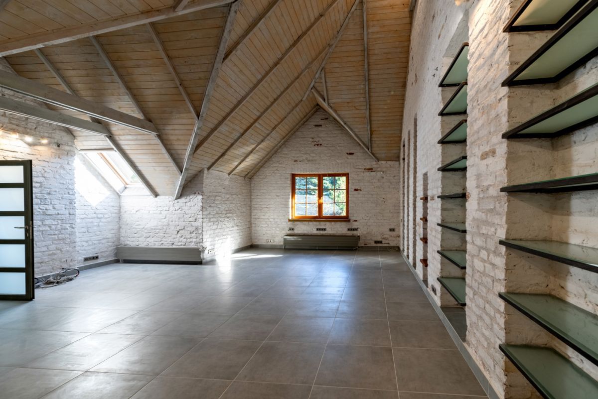 Dom 10 pokojowe na Sprzedaż