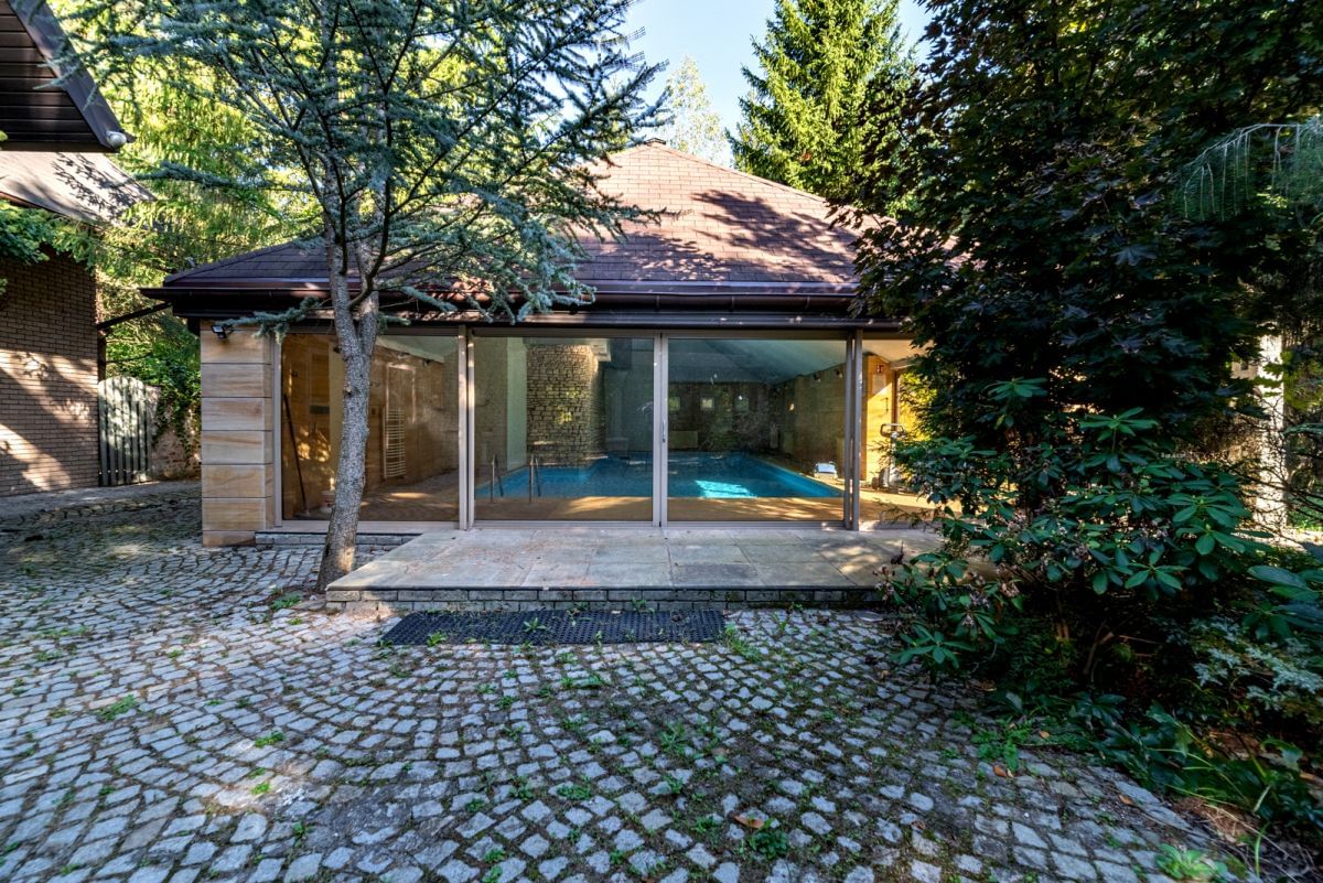 Dom 10 pokojowe na Sprzedaż