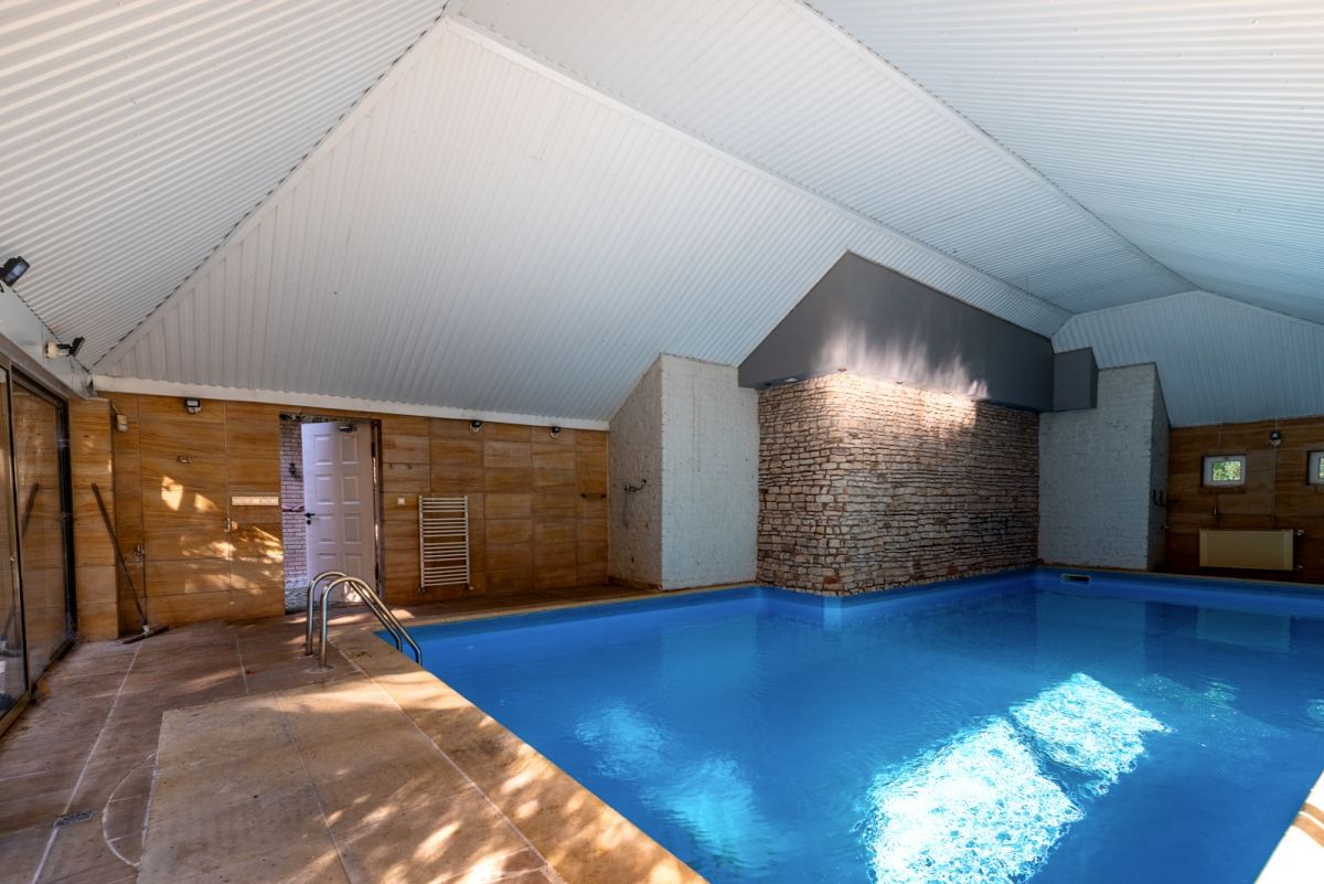 Dom 10 pokojowe na Sprzedaż