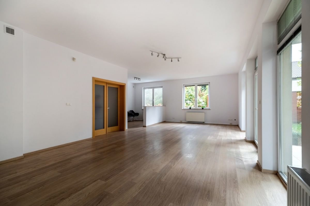 Dom  pokojowe na Sprzedaż