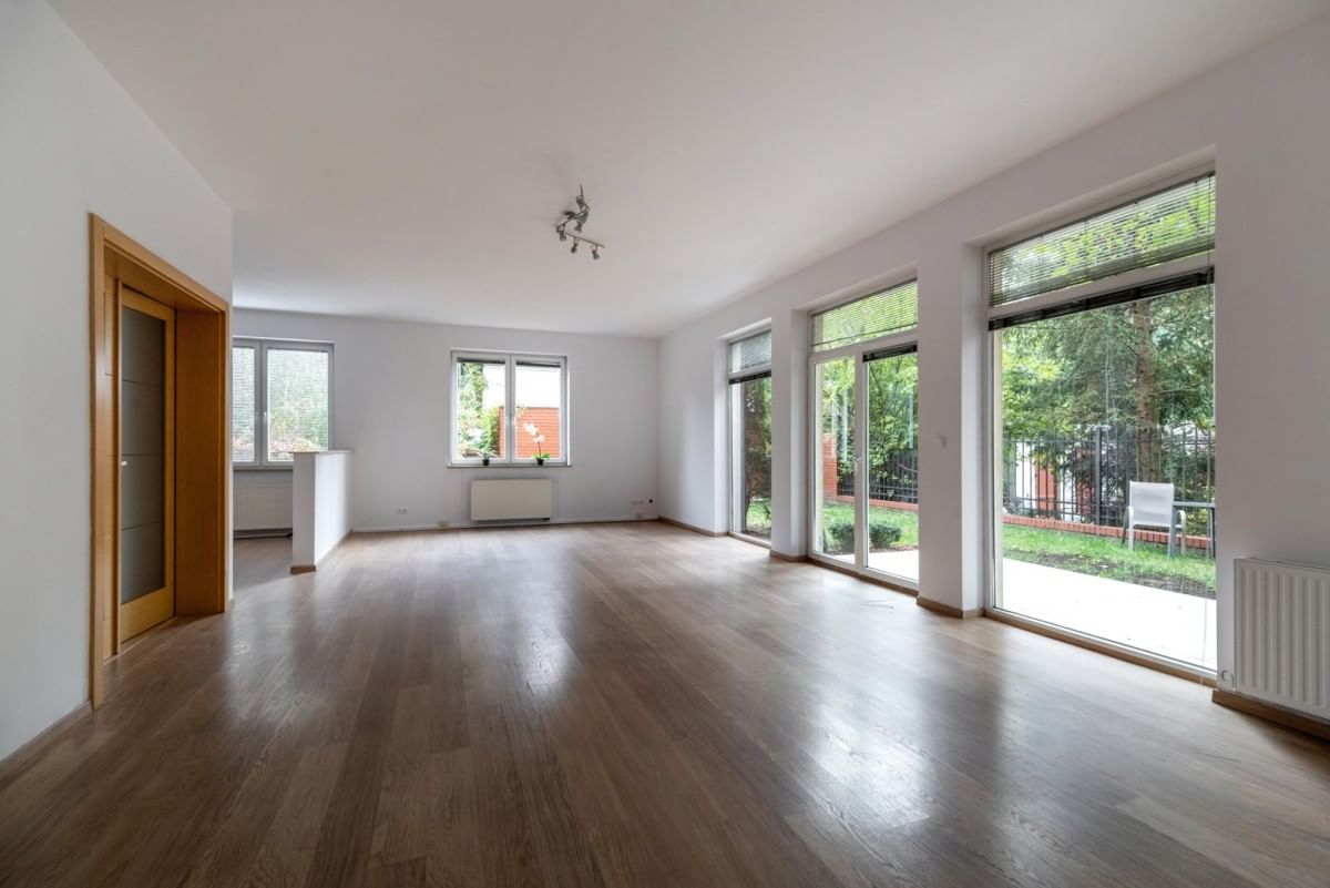 Dom  pokojowe na Sprzedaż