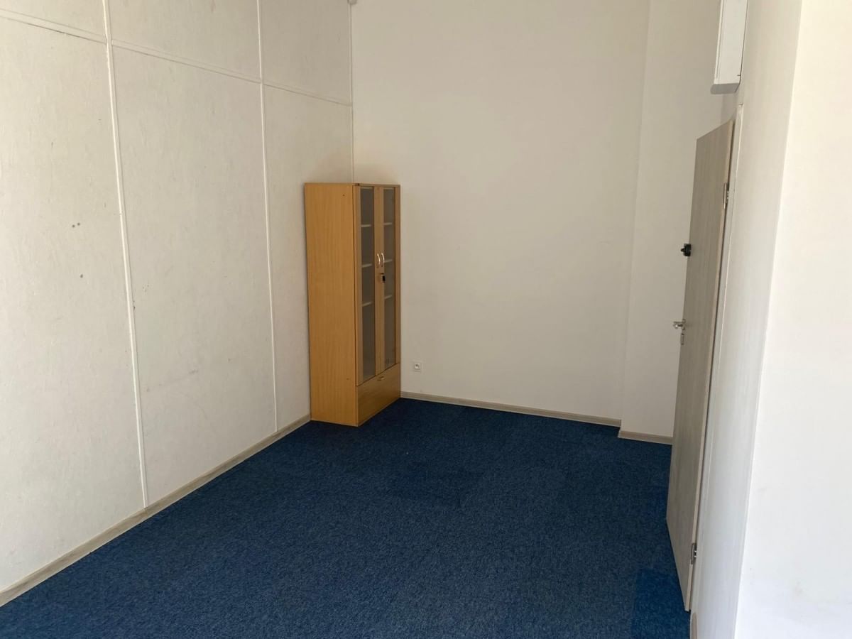 Lokal użytkowy  pokojowe na Sprzedaż