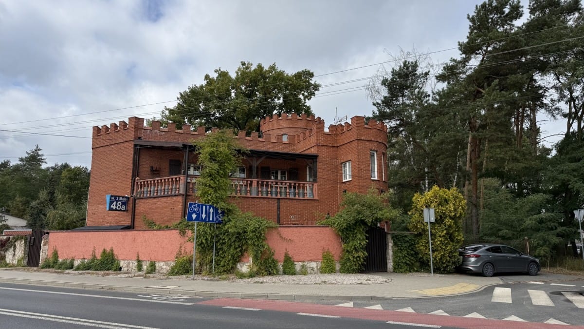Lokal użytkowy  pokojowe na Sprzedaż