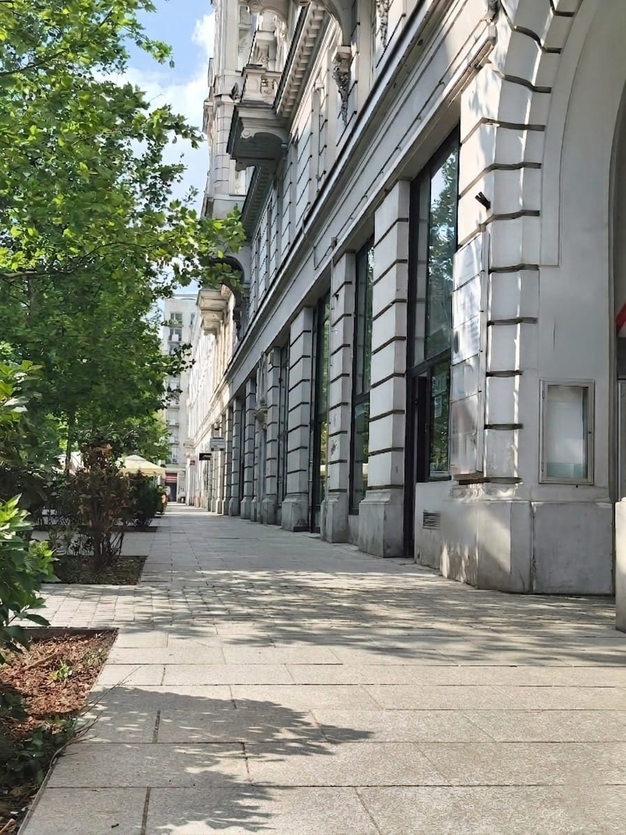 Lokal użytkowy  pokojowe na Sprzedaż