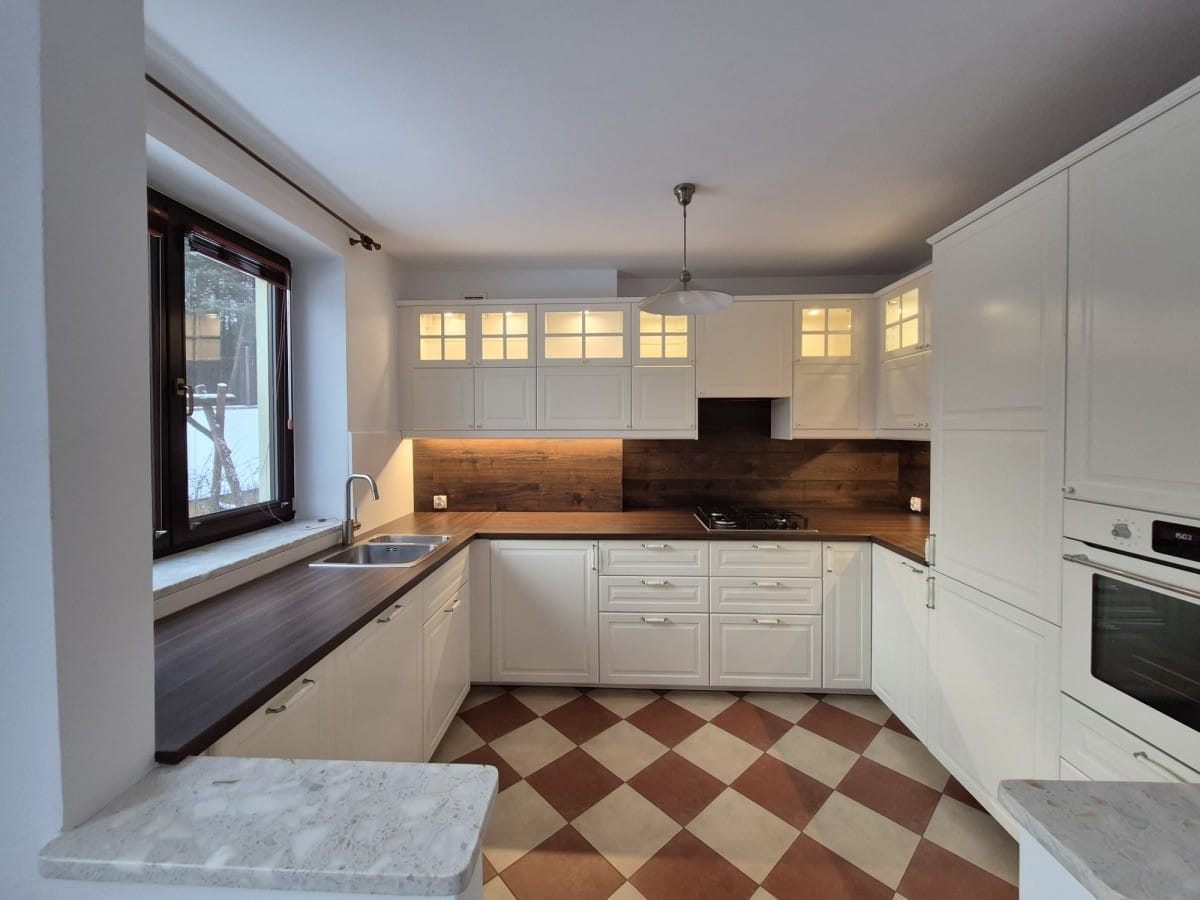 Dom 7 pokojowe na Wynajem