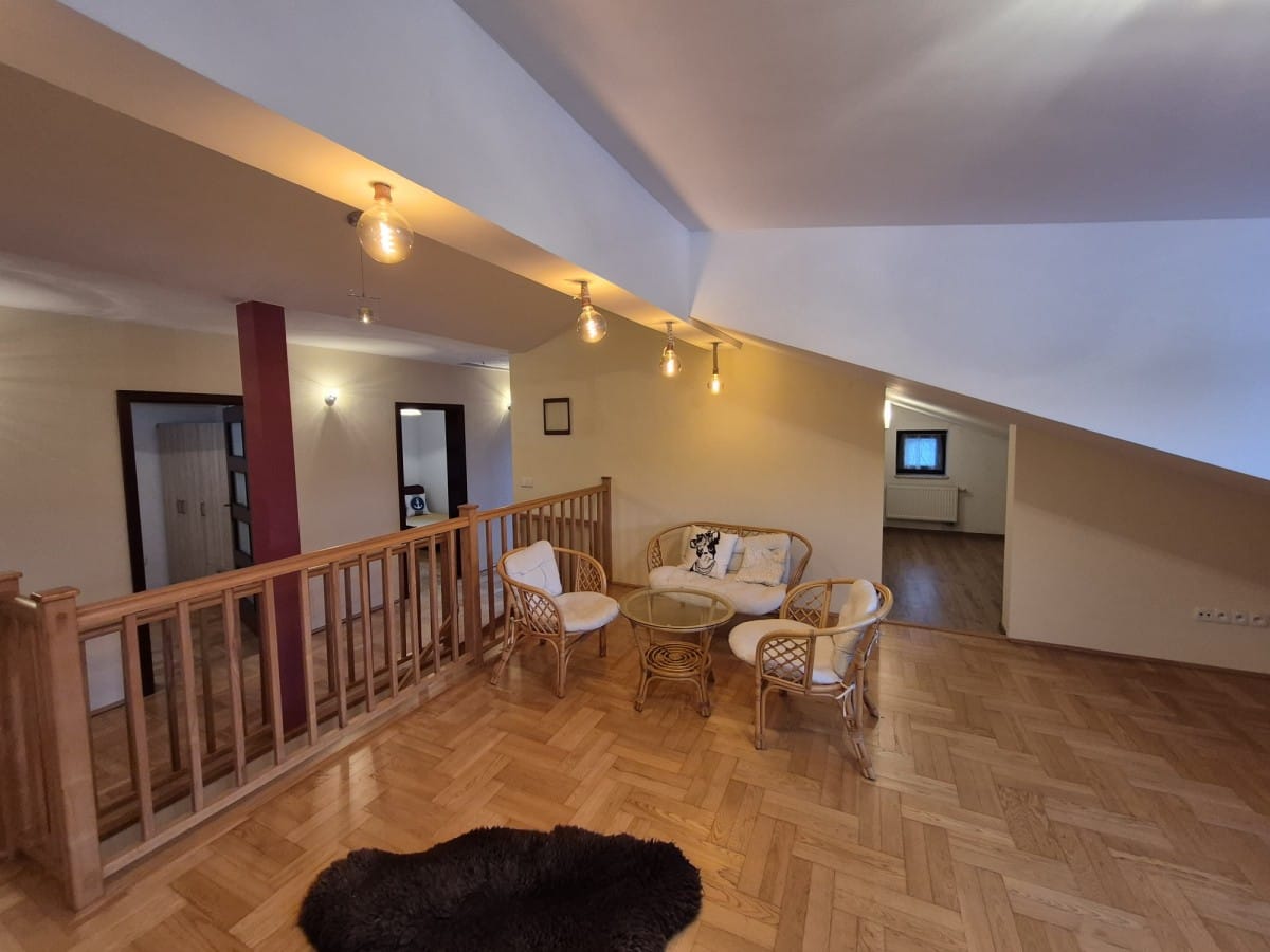 Dom 7 pokojowe na Wynajem