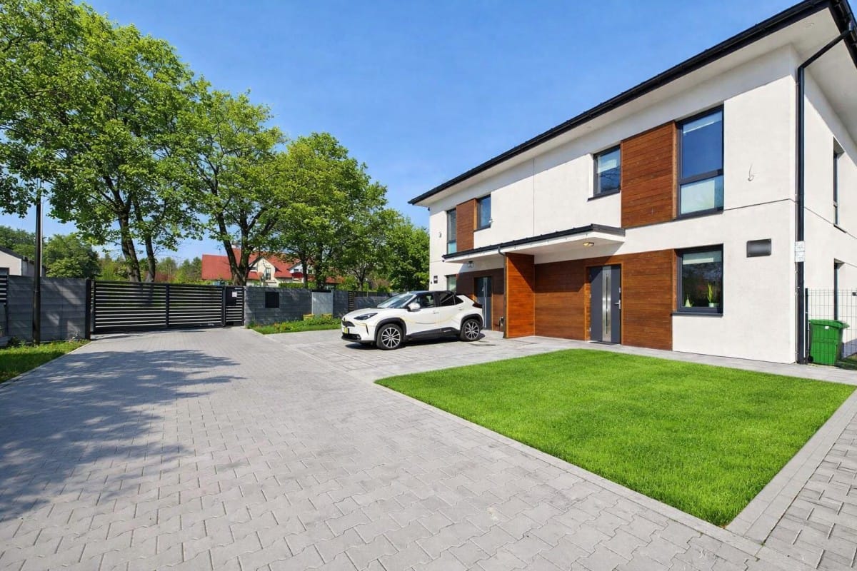 Dom 5 pokojowe na Sprzedaż