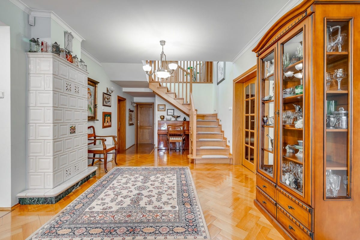 Dom 7 pokojowe na Sprzedaż