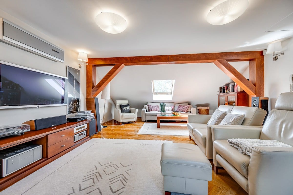 Dom 7 pokojowe na Sprzedaż