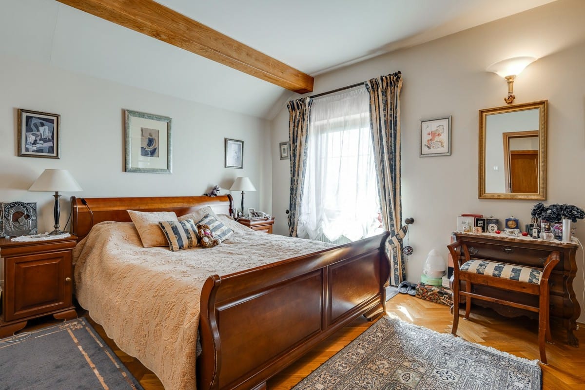 Dom 7 pokojowe na Sprzedaż