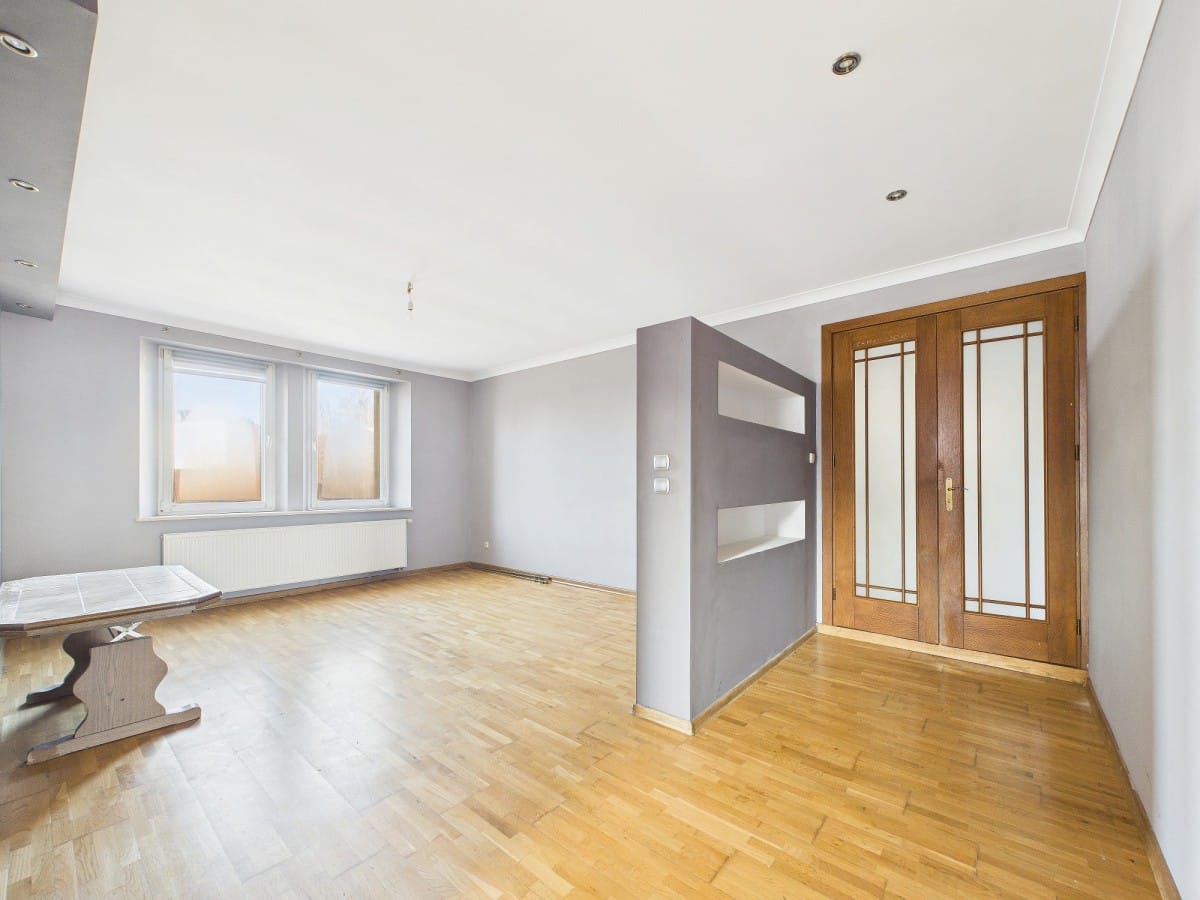 Dom 7 pokojowe na Sprzedaż